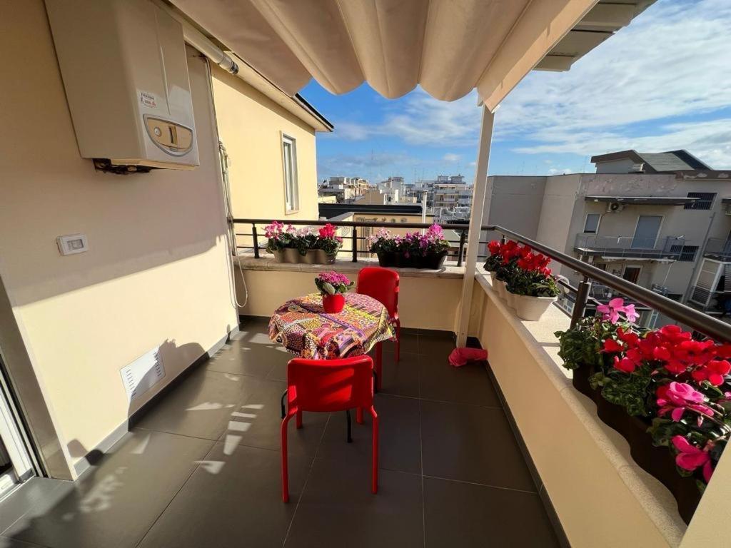 Апартаменты Attico Stazione - Montello 16 Бари Экстерьер фото