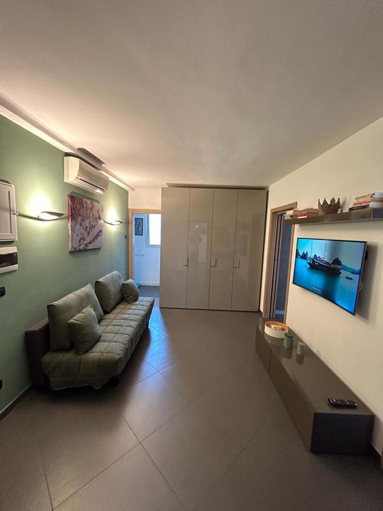 Апартаменты Attico Stazione - Montello 16 Бари Экстерьер фото