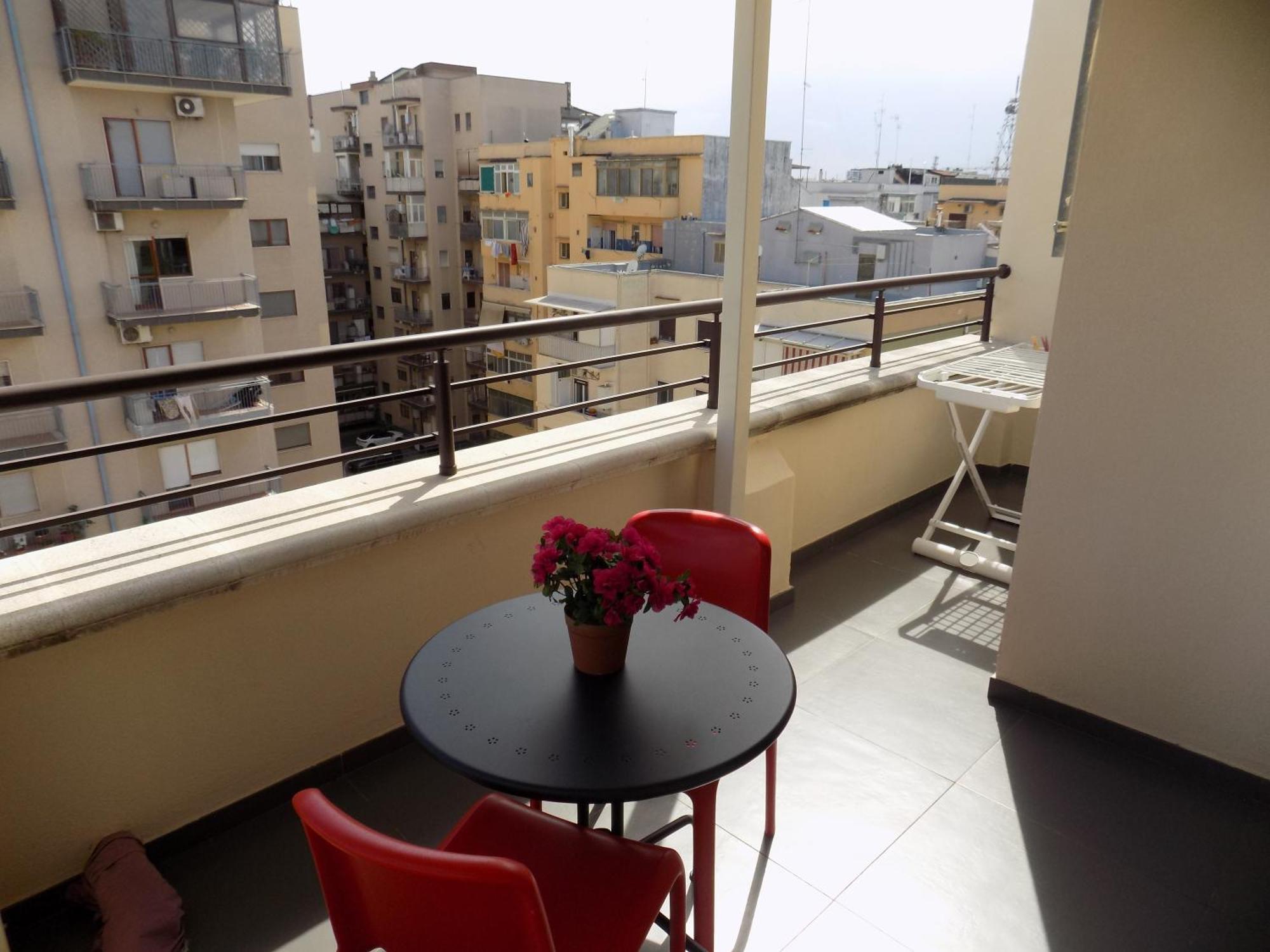 Апартаменты Attico Stazione - Montello 16 Бари Экстерьер фото